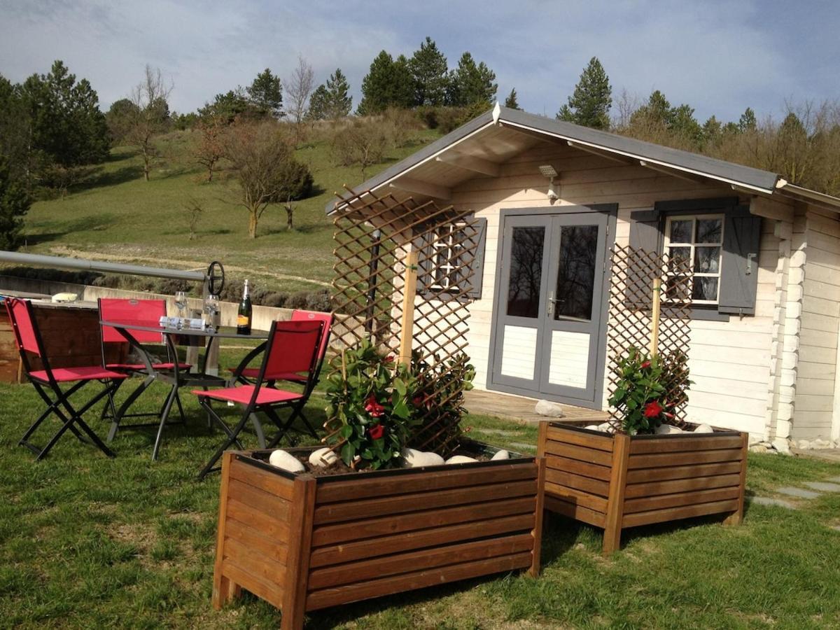 Maison De Vacances Avec Ses Petits Chalets Aouste-sur-Sye Exterior foto